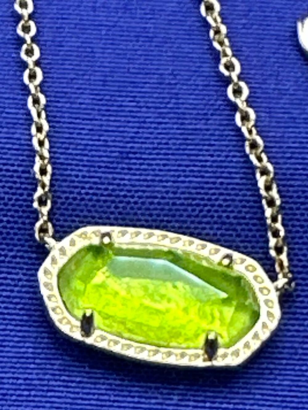 Kendra Scott “Elisa” Gold-Tone Necklace Peridot Illusion Bright Green Crystal - Picture 2 of 10